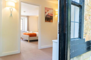 Stylish, Luxury City Centre Apartment with Large Double Bedrooms Private Entrance, Reserved Parking & Courtyard Garden. Excellent Location and Reviews.